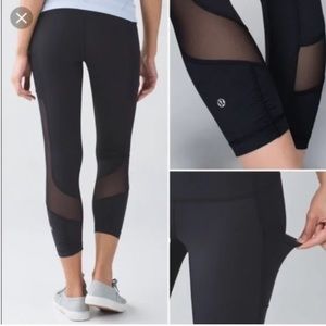 Lululemon Seek The Heat Crop Black size 4